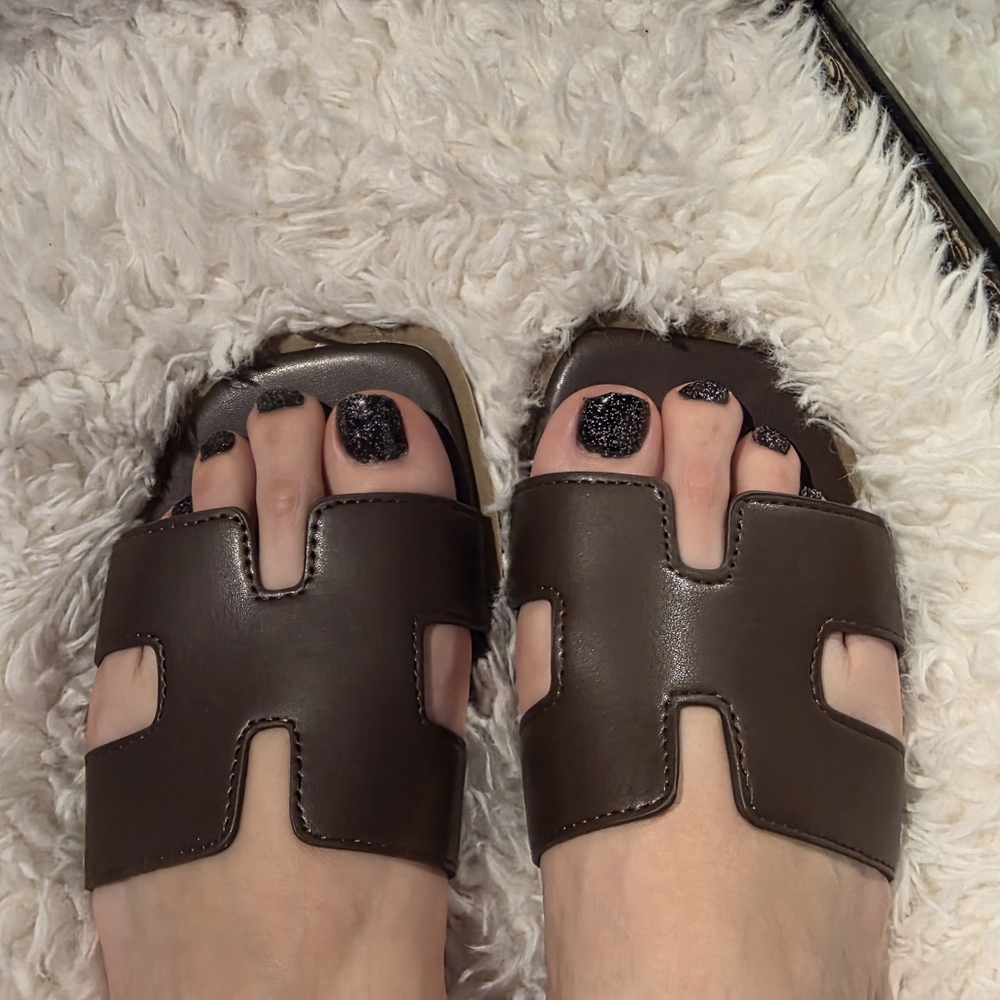 Women's Brown H Sandals - Picture 12 of 13